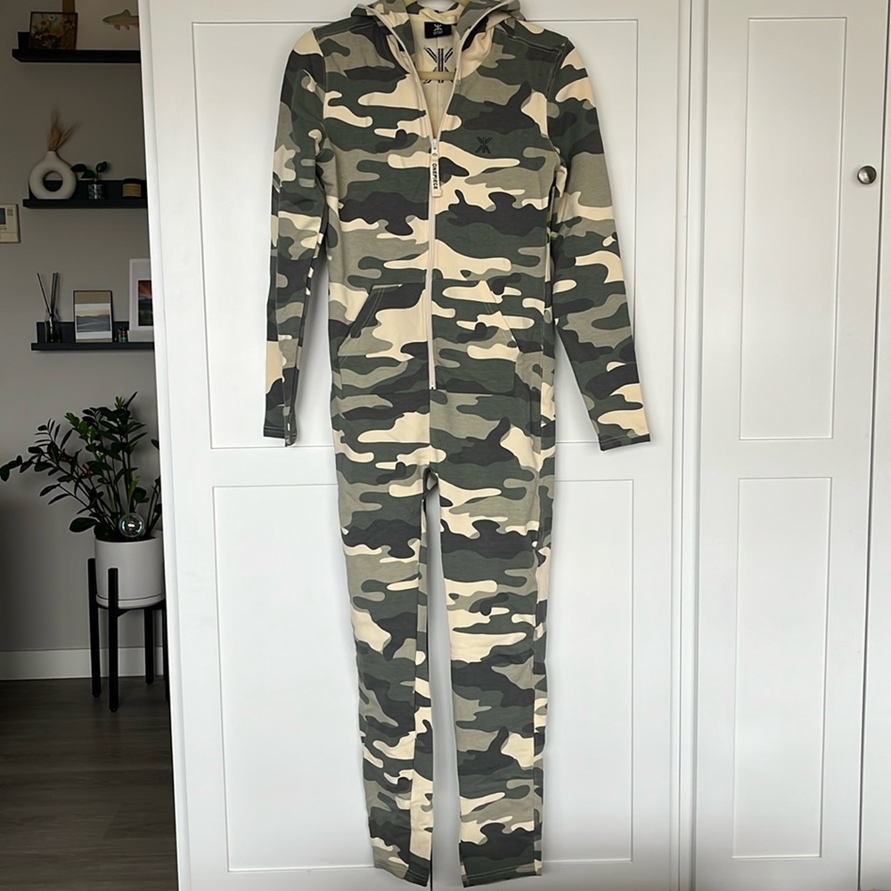 ONEPIECE Onesie Size S Original Camo slim jumpsuit